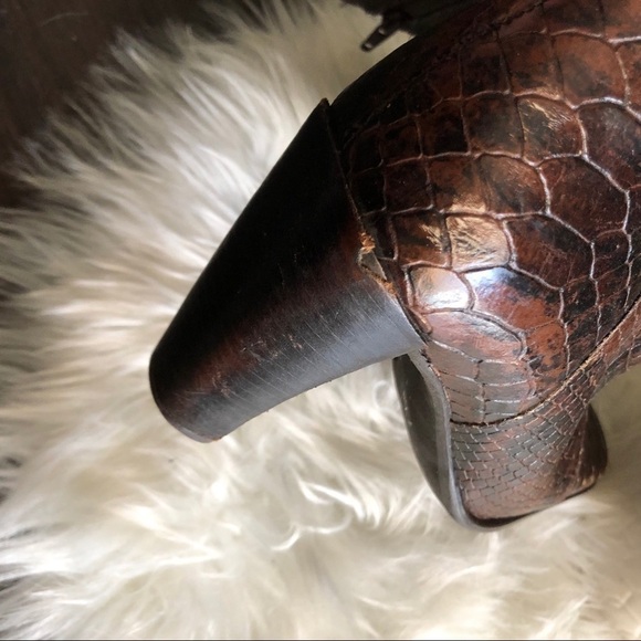 Enzo Angiolini Ranetta Snake embossed Boots - Picture 6 of 11